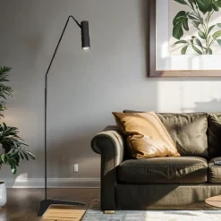 Bodenleuchte mit schwenkbarem Kopf