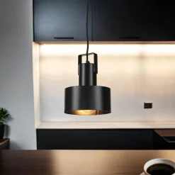 Coole Hängelampe Rif Schwarz mit Zierbügel