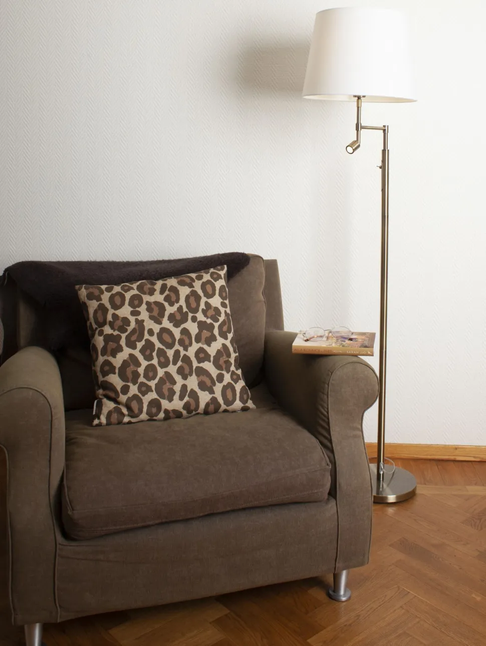 Stehleuchte mit Leselampe 157 cm Messing antik Weiß E27 + LED