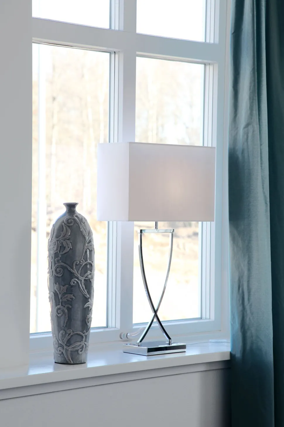 Tischlampe Chrom Weiß Metall Stoff E27 69 cm hoch