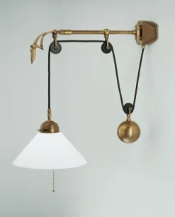 Verstellbare Wandleuchte mit Zugschalter Glas Messing