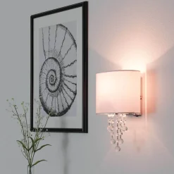 Wandleuchte im Jugendstil weiß