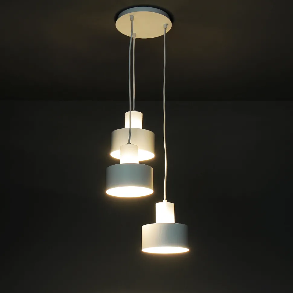 Weiße Pendelleuchte Retro Schirmform