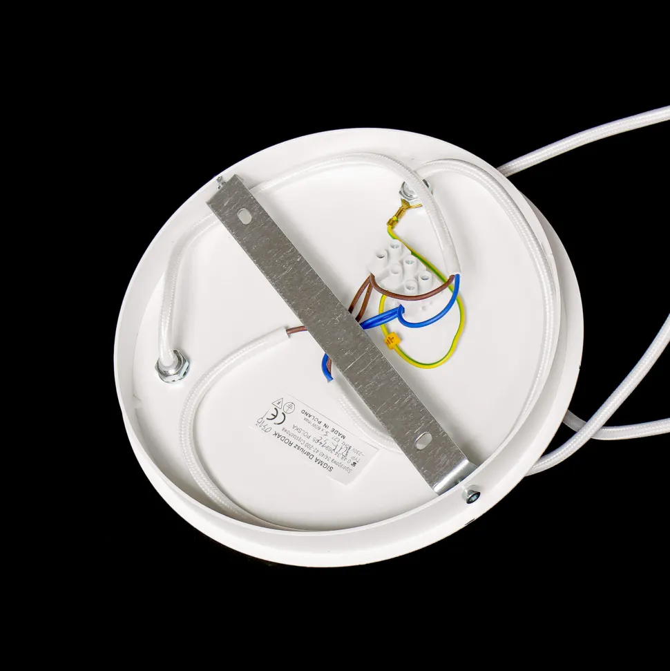 Weiße Pendelleuchte Retro Schirmform